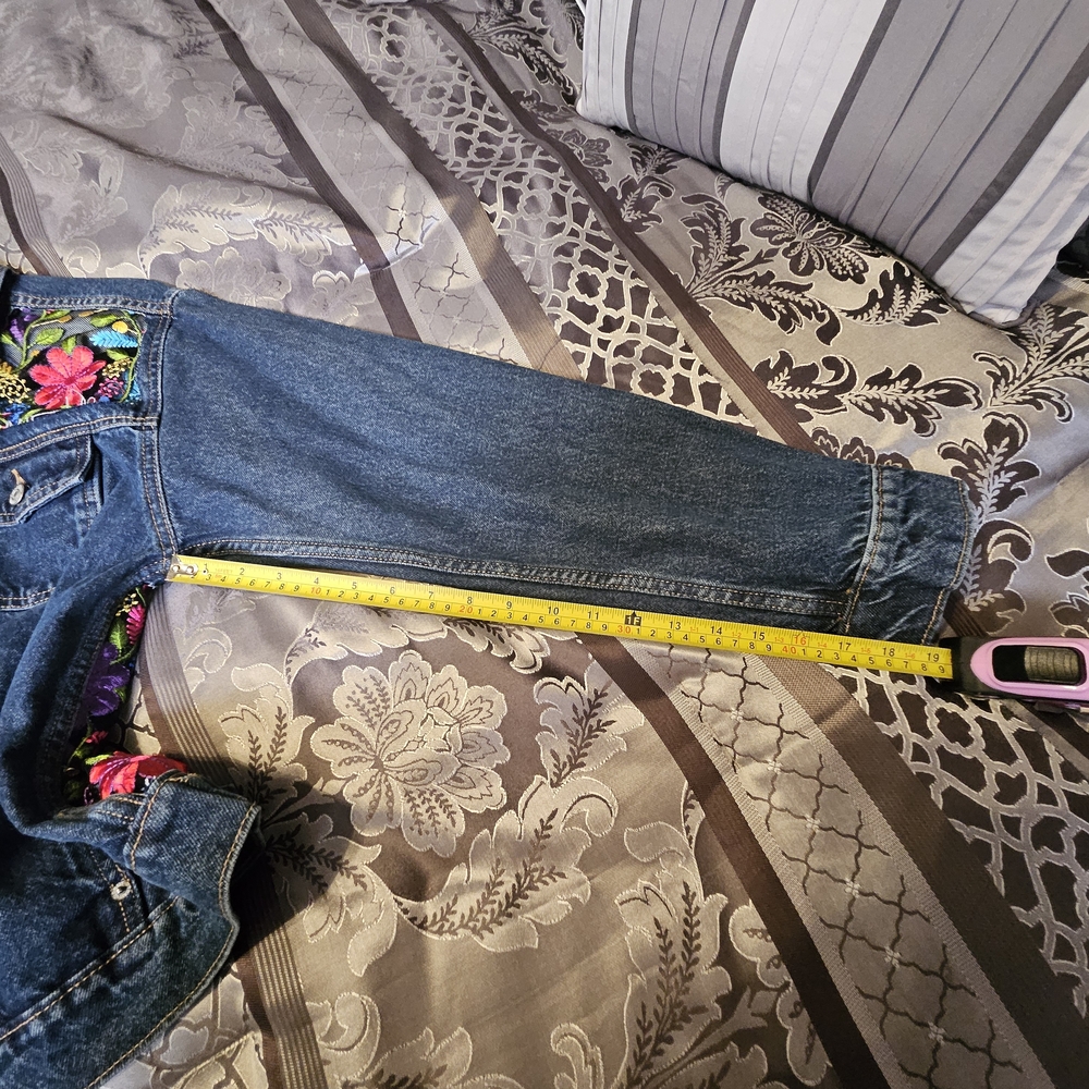 Embroidered Floral Denim Jacket - Blue - Picture 10 of 12